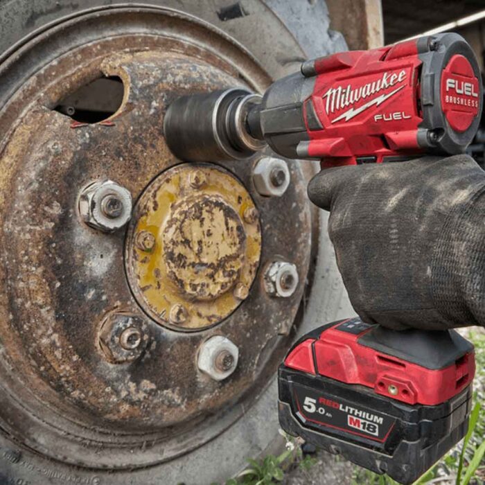 Milwaukee M18FMTIW2F12-0X 18V Fuel Brushless 1/2" Impact Wrench with Case 4933478449 - Image 6