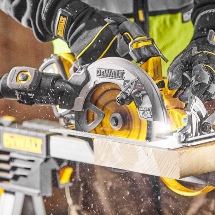 Dewalt DCS573NT 18V XR 190mm FlexVolt Brushless Circular Saw Body Only - Image 4