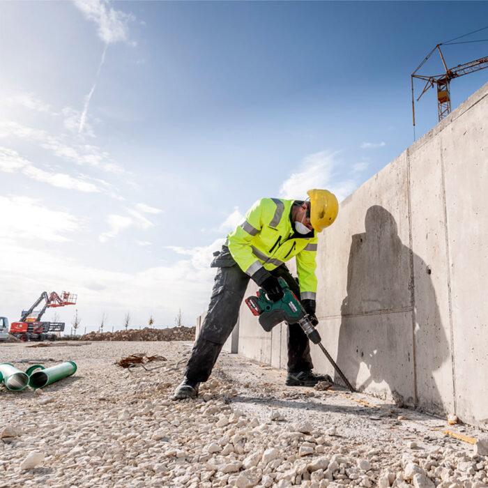 Metabo KHA 18 LTX BL 40 18V Brushless SDS-Max Combination Hammer Drill with 1 x 5.2Ah Battery Charger & Case - Image 4