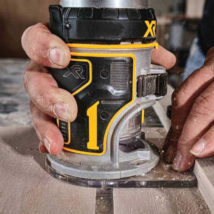 Dewalt DCW604NT 18V XR Brushless Router Trimmer with 2 x 4.0Ah Battery & Charger - Image 5