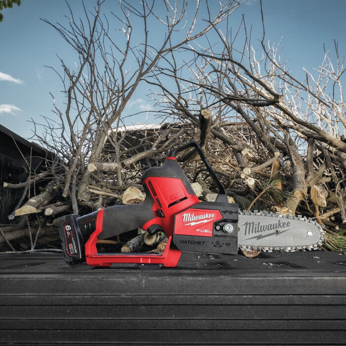 Milwaukee M12FHS-602X 12V 6" FUEL Brushless Hatchet Pruning Saw with 2 x 6.0Ah Batteries, Charger & Tool Bag - Image 7