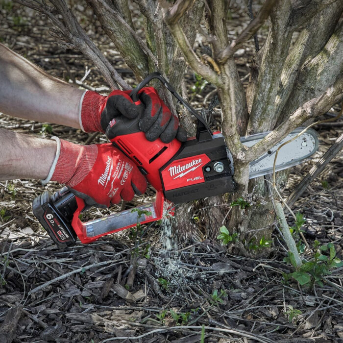 Milwaukee M12FHS-602X 12V 6" FUEL Brushless Hatchet Pruning Saw with 2 x 6.0Ah Batteries, Charger & Tool Bag - Image 6
