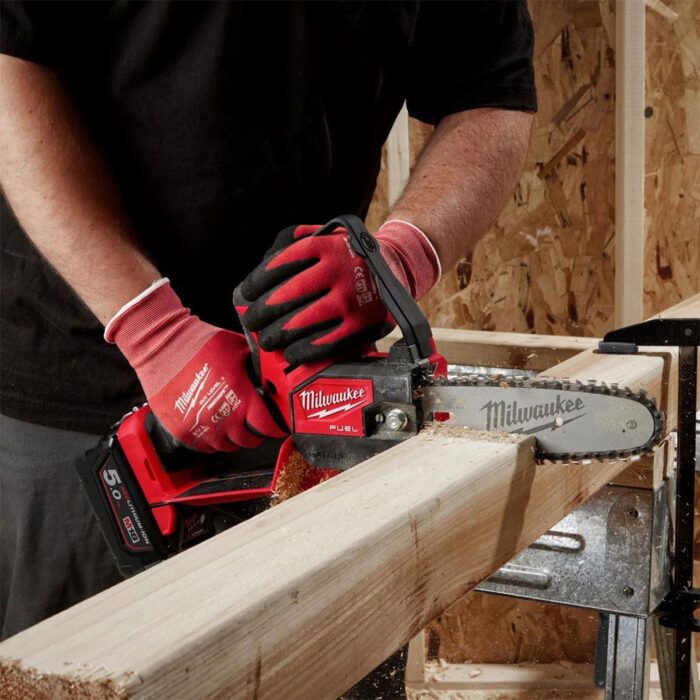 Milwaukee M18FHS20-552 18V Fuel Brushless 20cm Hatchet Pruning Saw With 2 x 5.5Ah Battery & Charger 4933480119 - Image 5