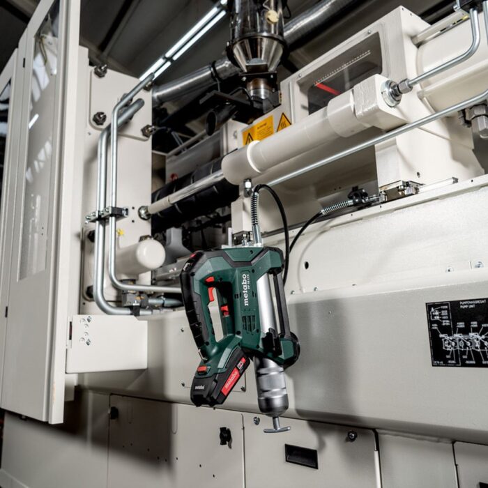 Metabo FP 18 LTX 18V Cordless Grease Gun with 1 x 4.0Ah Battery & Charger - Image 4