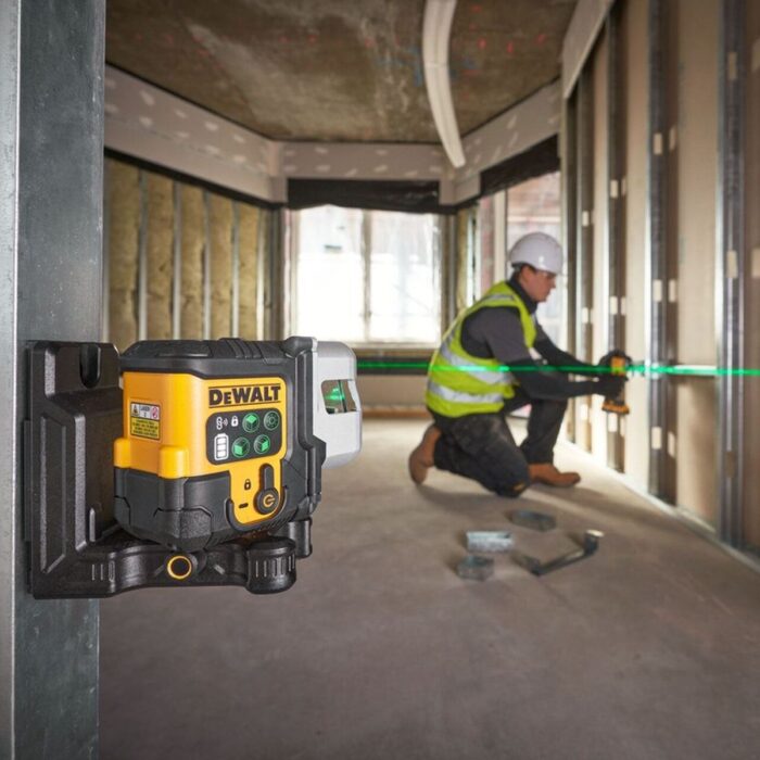 Dewalt DCLE14301GB-XJ USB 3 x 180 Degree Green Beam Laser Level Body Only with Case - Image 4