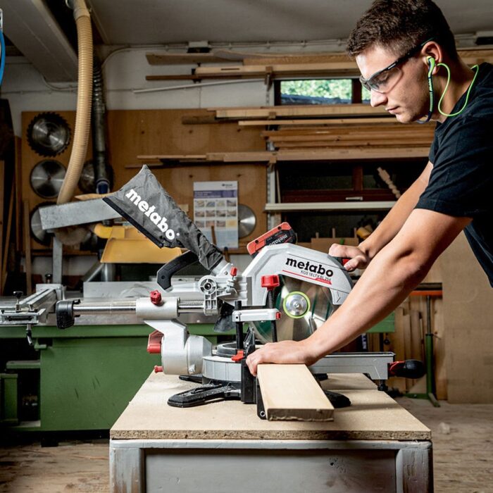 Metabo KGS 18 LTX BL 254 18V Brushless Sliding Mitre Saw with Universal Leg Stand - Image 3