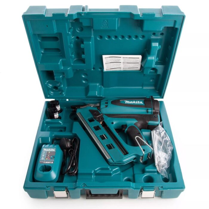Makita GN900SE 7.2V Cordless First Fix Gas Nailer With 2 x 7.2V Batteries Charger In Case - Image 5