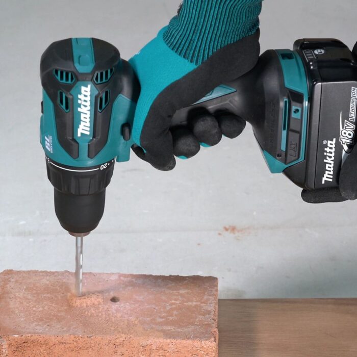 Makita DHP490RT1J 18V LXT Brushless Combi Drill With 1 x 5.0Ah Battery, Charger In Case - Image 9