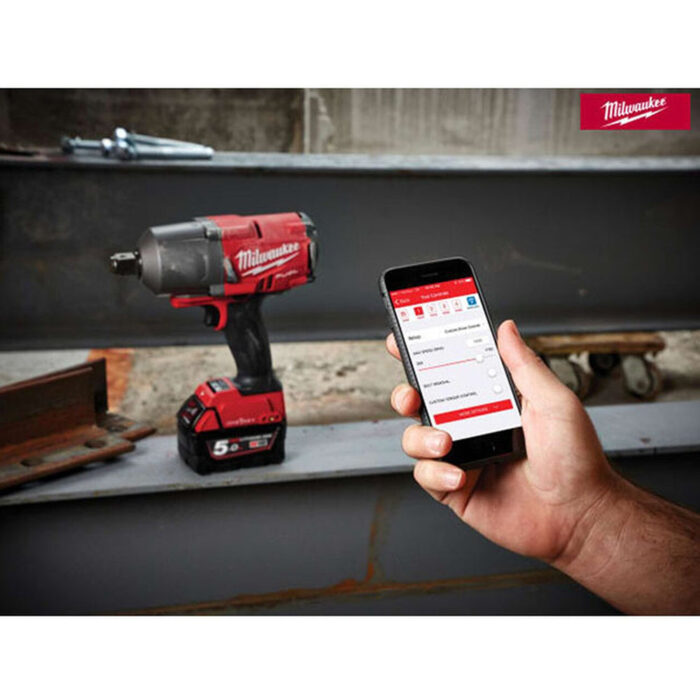 Milwaukee M18ONEFHIWF34-502B 18V FUEL 3/4" Impact Wrench with 2 x 5.0Ah Battery Charger & 3/4" Socket Set - Image 5