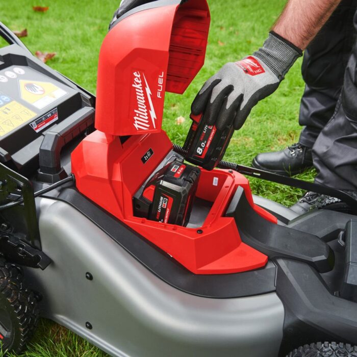 Milwaukee M18F2LM46-0 36V FUEL Brushless 46cm Self Propelled Lawn Mower with 2 x 5.0Ah Battery & Charger - Image 4