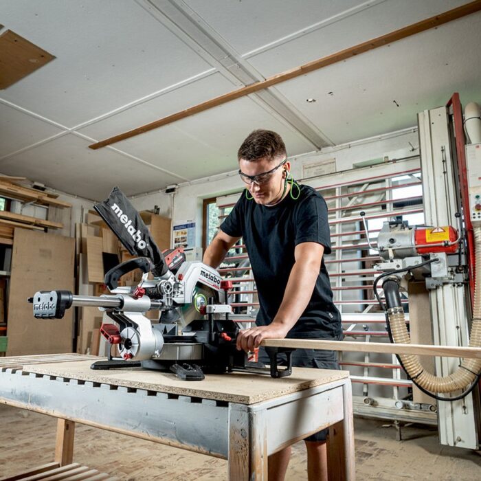 Metabo KGS 18 LTX BL 254 18V Brushless Sliding Mitre Saw with Universal Leg Stand - Image 5