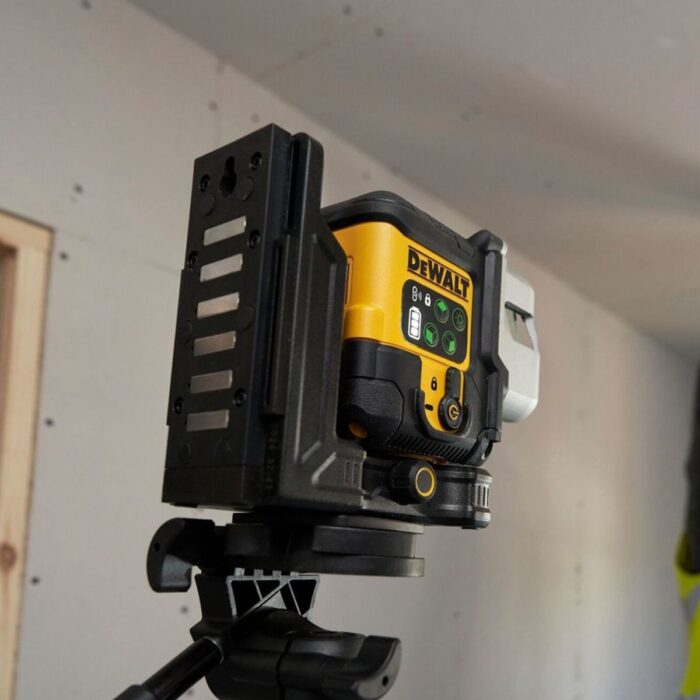 Dewalt DCLE14301GB-XJ USB 3 x 180 Degree Green Beam Laser Level Body Only with Case - Image 5