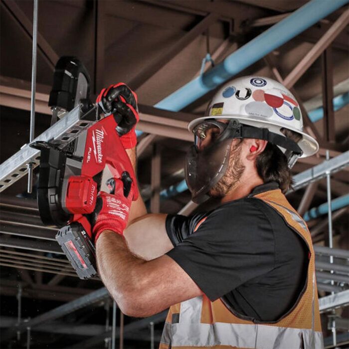 Milwaukee M18FBS85-0 18V FUEL Brushless 85mm Bandsaw with 1 x 2.0Ah Battery & Charger - Image 7