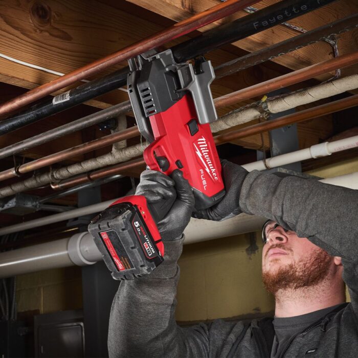 Milwaukee M18FPCS-0 18V M18 FUEL Brushless Steel Pipe Cutter with 1 x 5.0Ah Battery & Charger - Image 5