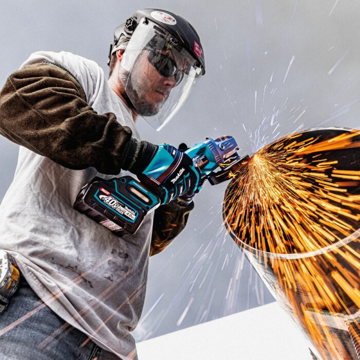 Makita GAG13M1 40V max XGT® Brushless Cordless 4‑1/2" / 5" X‑LOCK Paddle Switch Angle Grinder Kit, with Electric Brake (4.0Ah) - Image 3