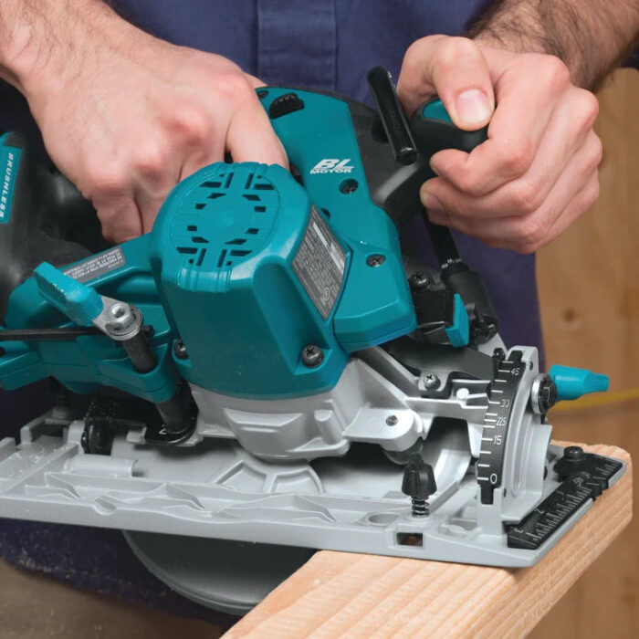 Makita XSH03Z 18V LXT® Lithium-Ion Brushless Cordless 6-1/2" Circular Saw + Free Item - Image 5
