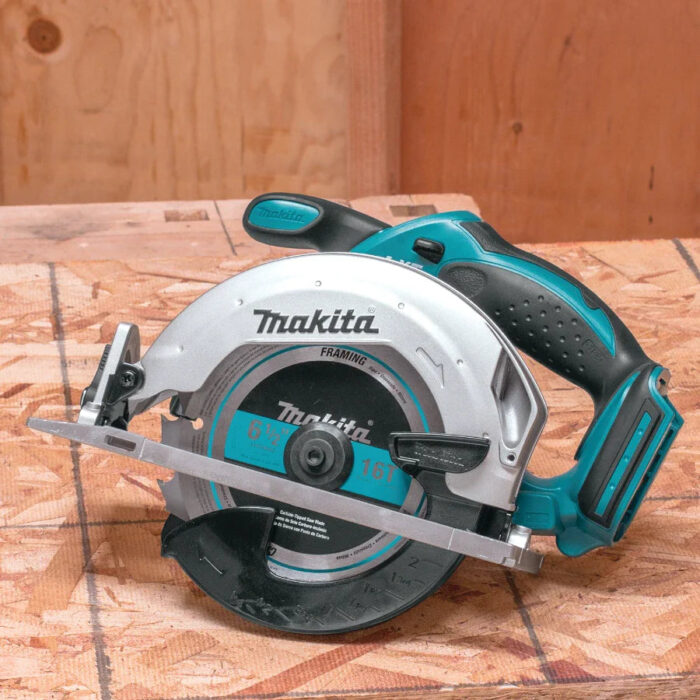 Makita XSS02Z 18V LXT® Lithium‑Ion Cordless 6‑1/2" Circular Saw (Tool Only) - Image 2
