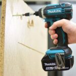 Makita DLX2131TJ 18V LXT Twin Kit 2 x 5.0Ah Batteries With 100 Piece Drill Set - Image 4