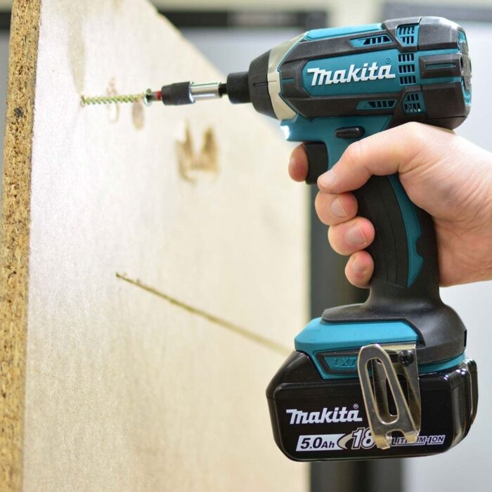 Makita DLX2131TJ 18V LXT Twin Kit 2 x 5.0Ah Batteries With 100 Piece Drill Set - Image 4