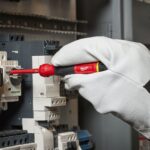 Milwaukee Insulated 8-in-1 Precision Multi Bit Screwdriver Set 4932493659 - Image 8