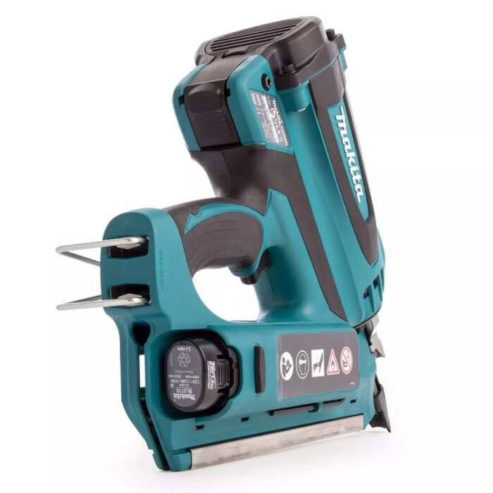 Makita GN900SE 7.2V Cordless First Fix Gas Nailer With 2 x 7.2V Batteries Charger In Case - Image 4