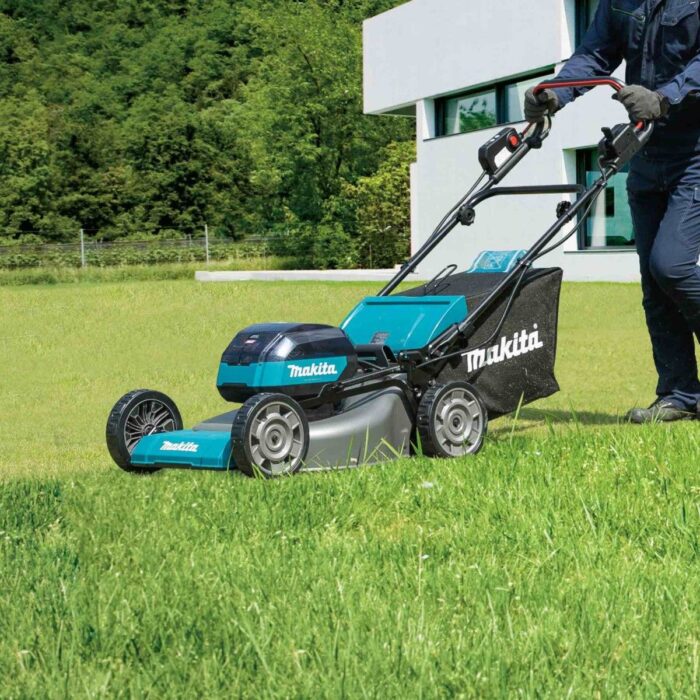 Makita LM001GT204 40Vmax XGT Brushless Lawnmower with 2 x 5.0Ah Battery & Charger - Image 5