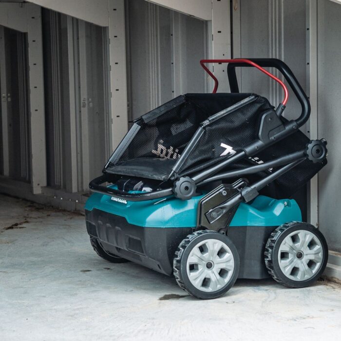 Makita UV001GM201 380mm 40V Max Brushless Lawn Scarifier With 2 x 4.0Ah Batteries & Charger - Image 10