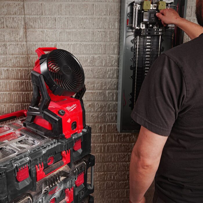 Milwaukee M18AFG2-0 18V 2nd Generation Air Fan with 2 x 5.5Ah Battery & Charger - Image 6