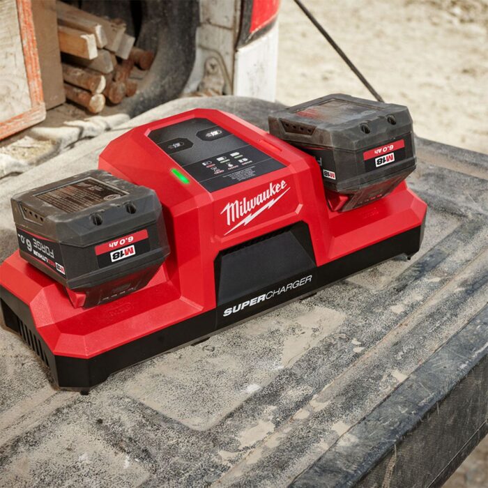 Milwaukee M18DBSC 18V 240V Dual Bay Super Charger 4932492532 - Image 8